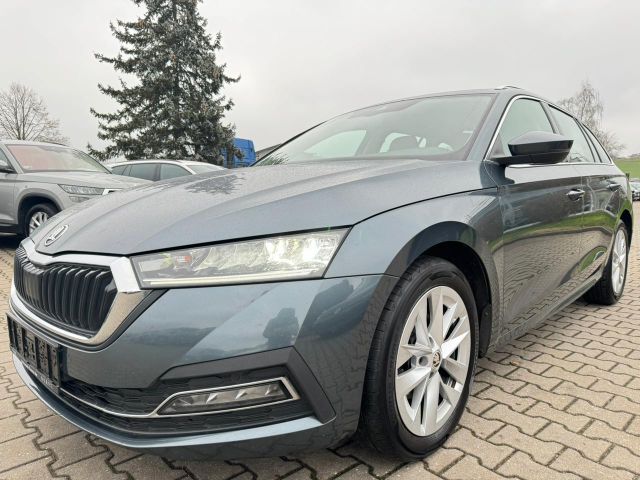 Skoda Octavia 2.0 TDI Style AHK ACC Standheizung Navi