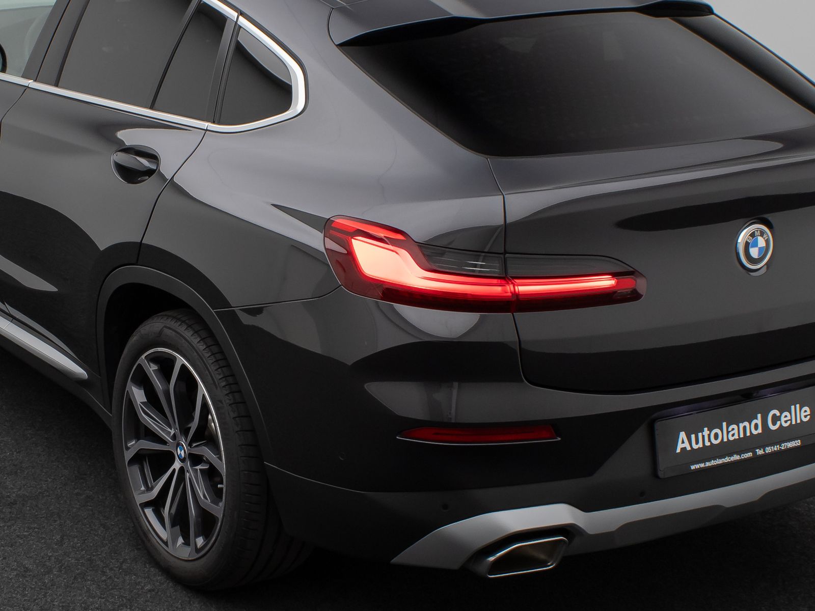 Fahrzeugabbildung BMW X4 xD20d Kamera DAB Lenkrhzg AHK Sport 20Zoll