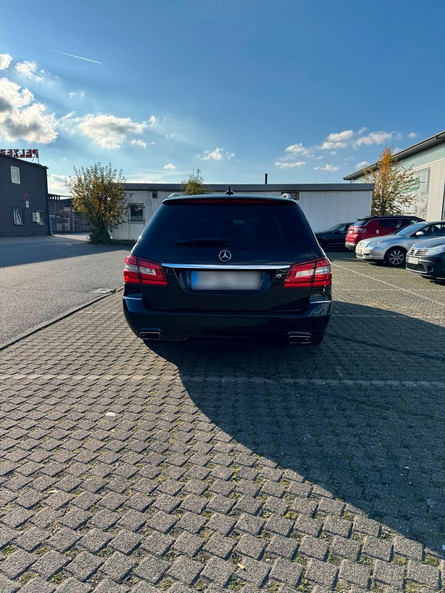 Mercedes-Benz E220 2012 — photo 6