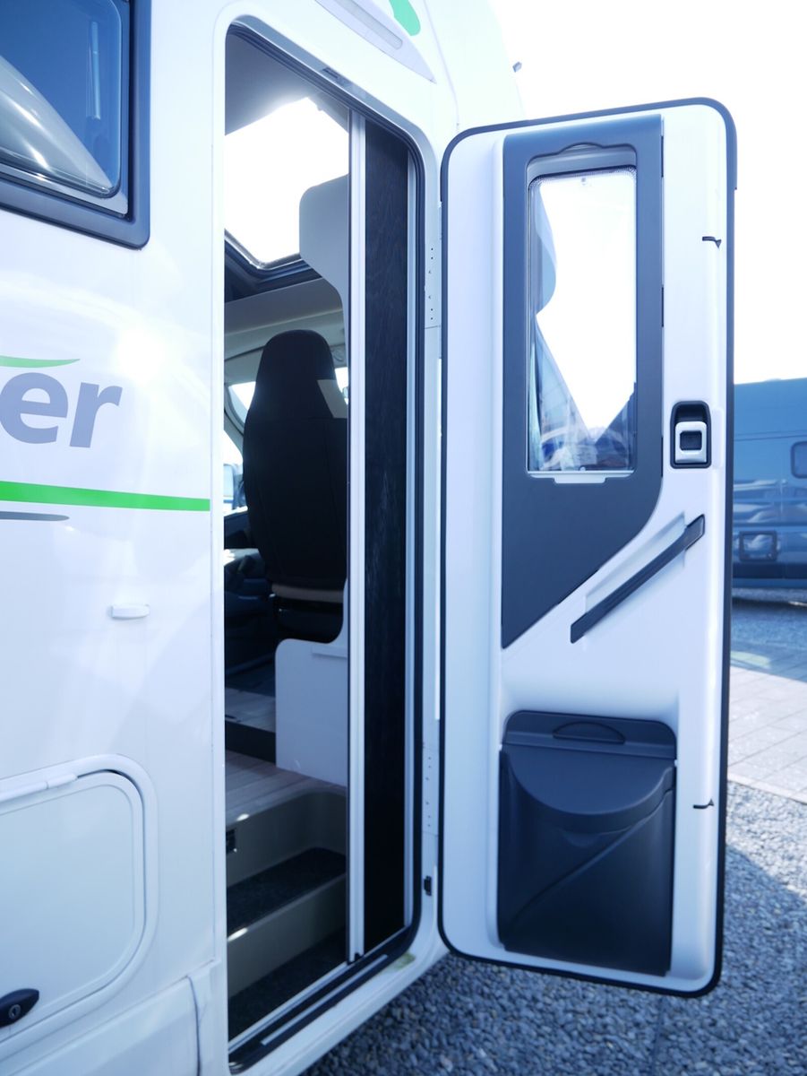 Fahrzeugabbildung Forster T FT669EB 8670,- EUR Sondernachlass / Pioneer