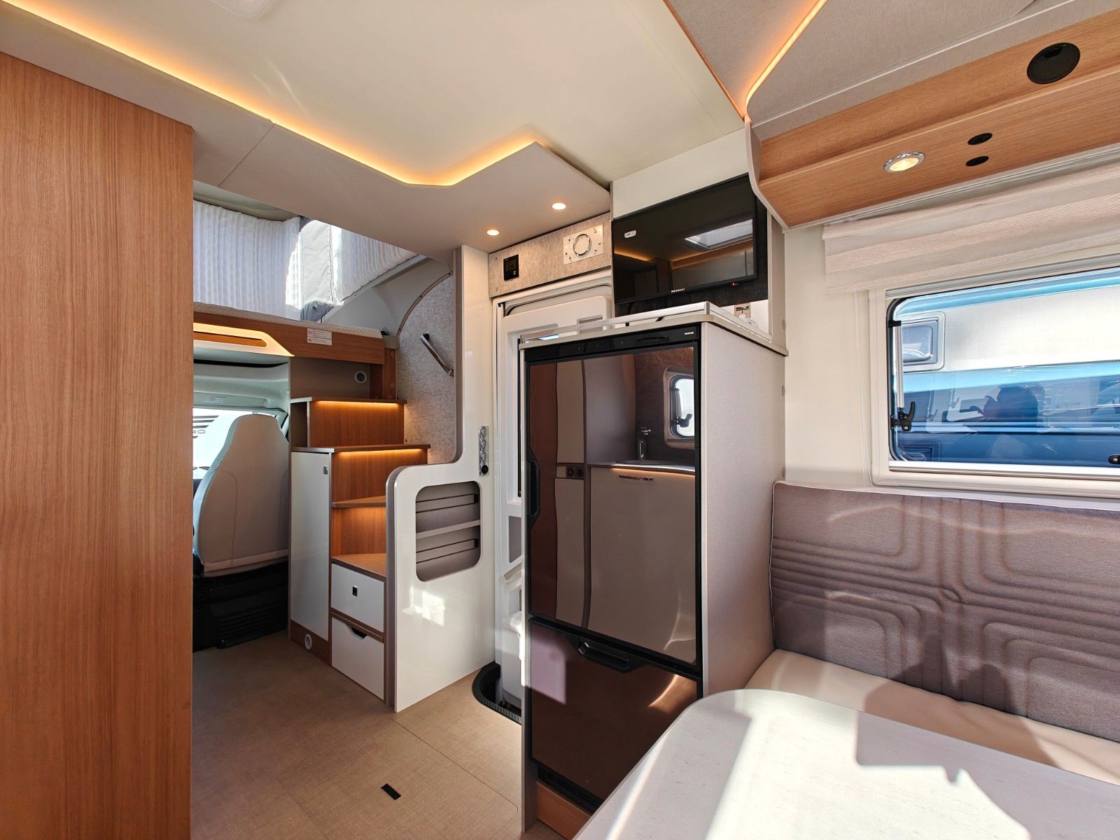 Fahrzeugabbildung Bürstner Lyseo TD Gallery 649 G Harmony Line - Backofen!