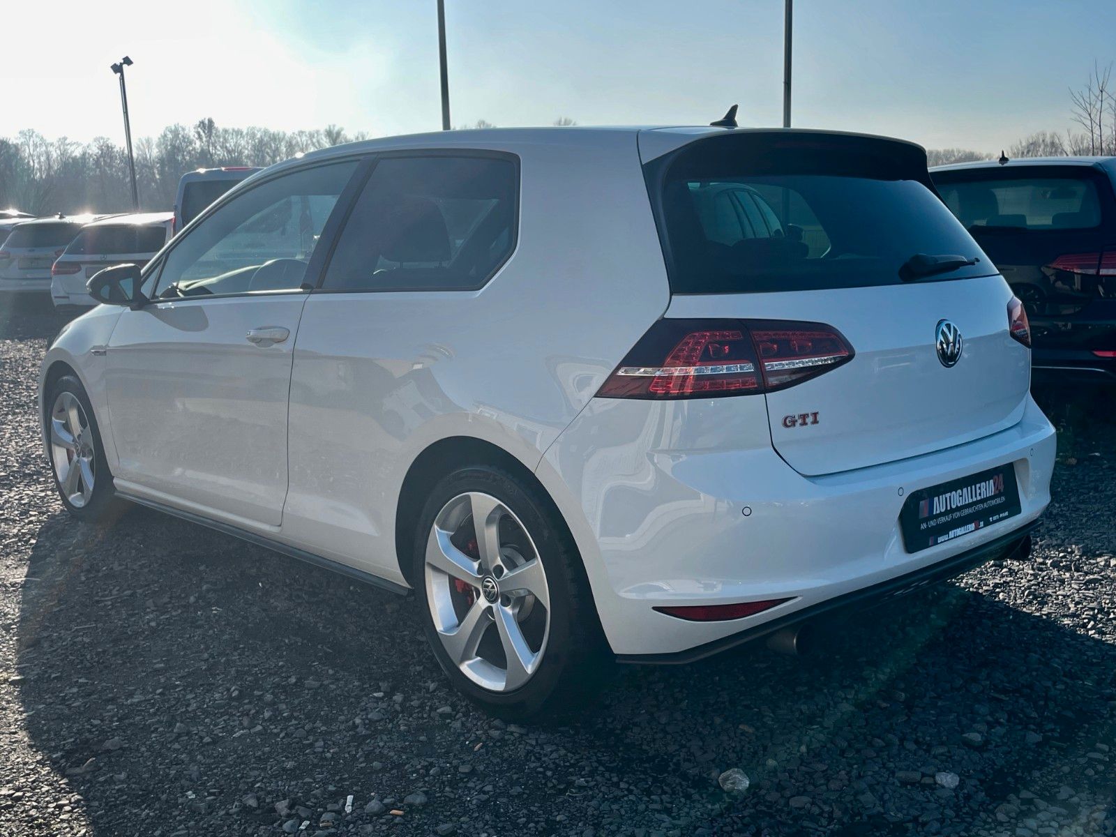 Fahrzeugabbildung Volkswagen Golf VII GTI Performance SPORTSITZE Xenon 2.HAND