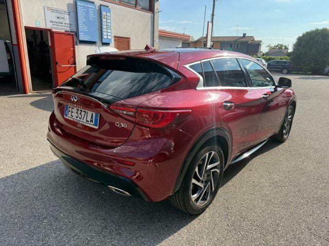 Infiniti Q30