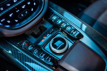 2020 Aston Martin DBX 缩略图 42