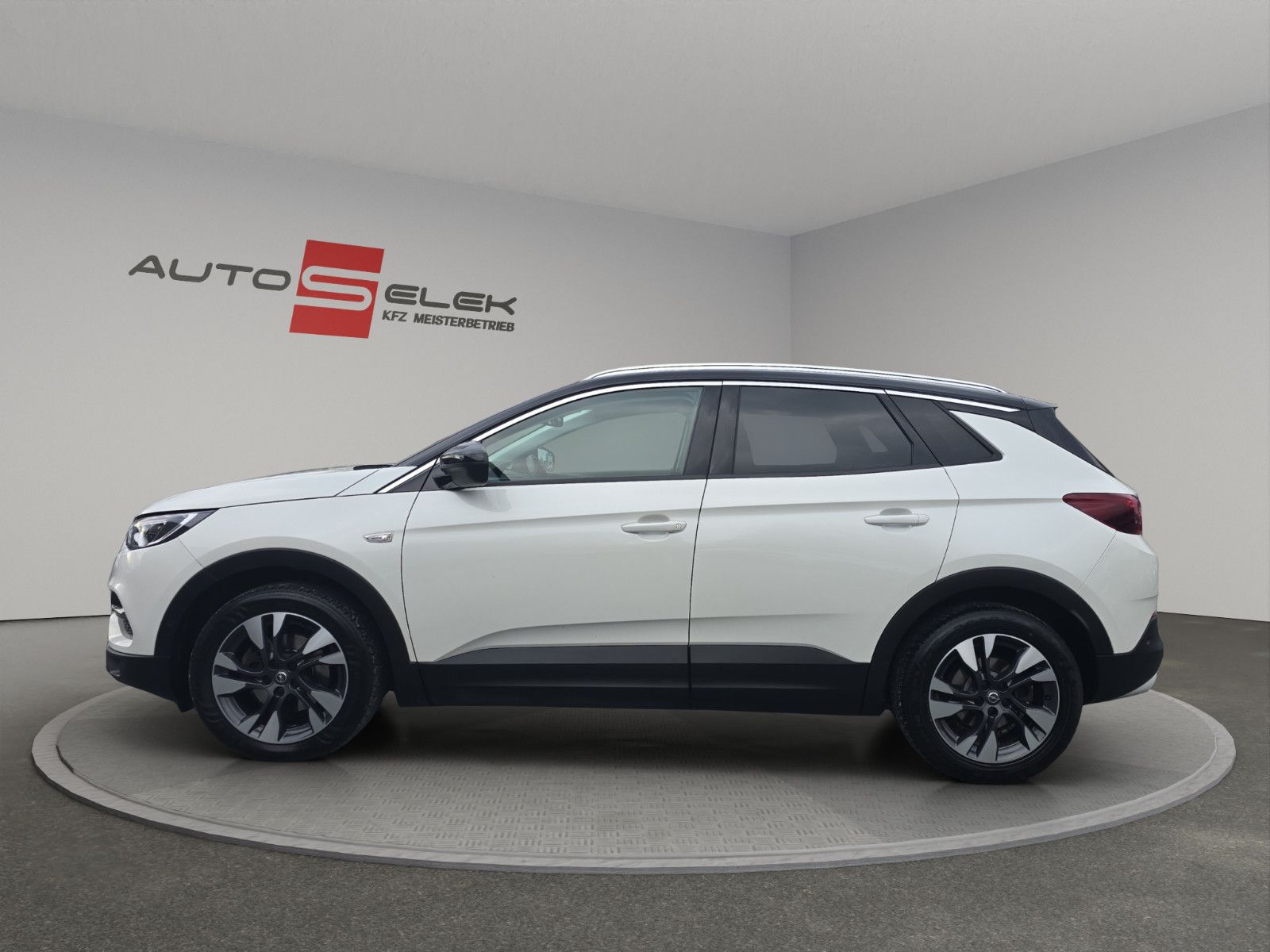Fahrzeugabbildung Opel Grandland (X)Ultimate LEDER NAVI DAB  AHK 360