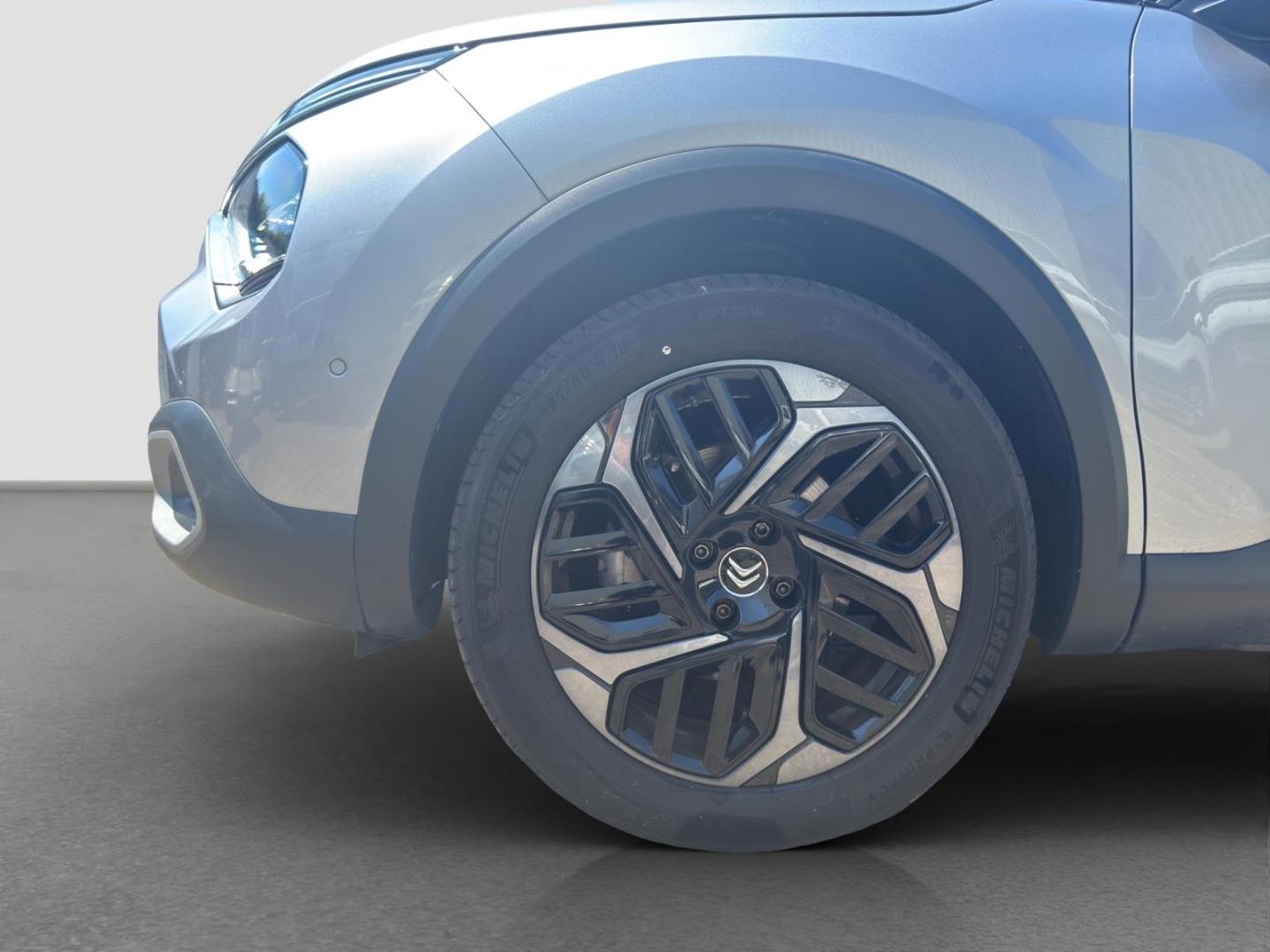 Citroën C4 PureTech 130 Stop & Start Shine 8 Fach Bereif