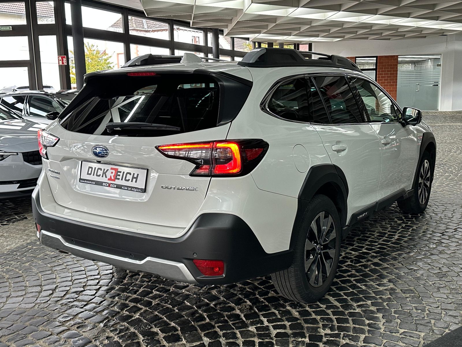 Fahrzeugabbildung Subaru Outback 2.5i Platinum EyeSight LED LEDER PANO TO