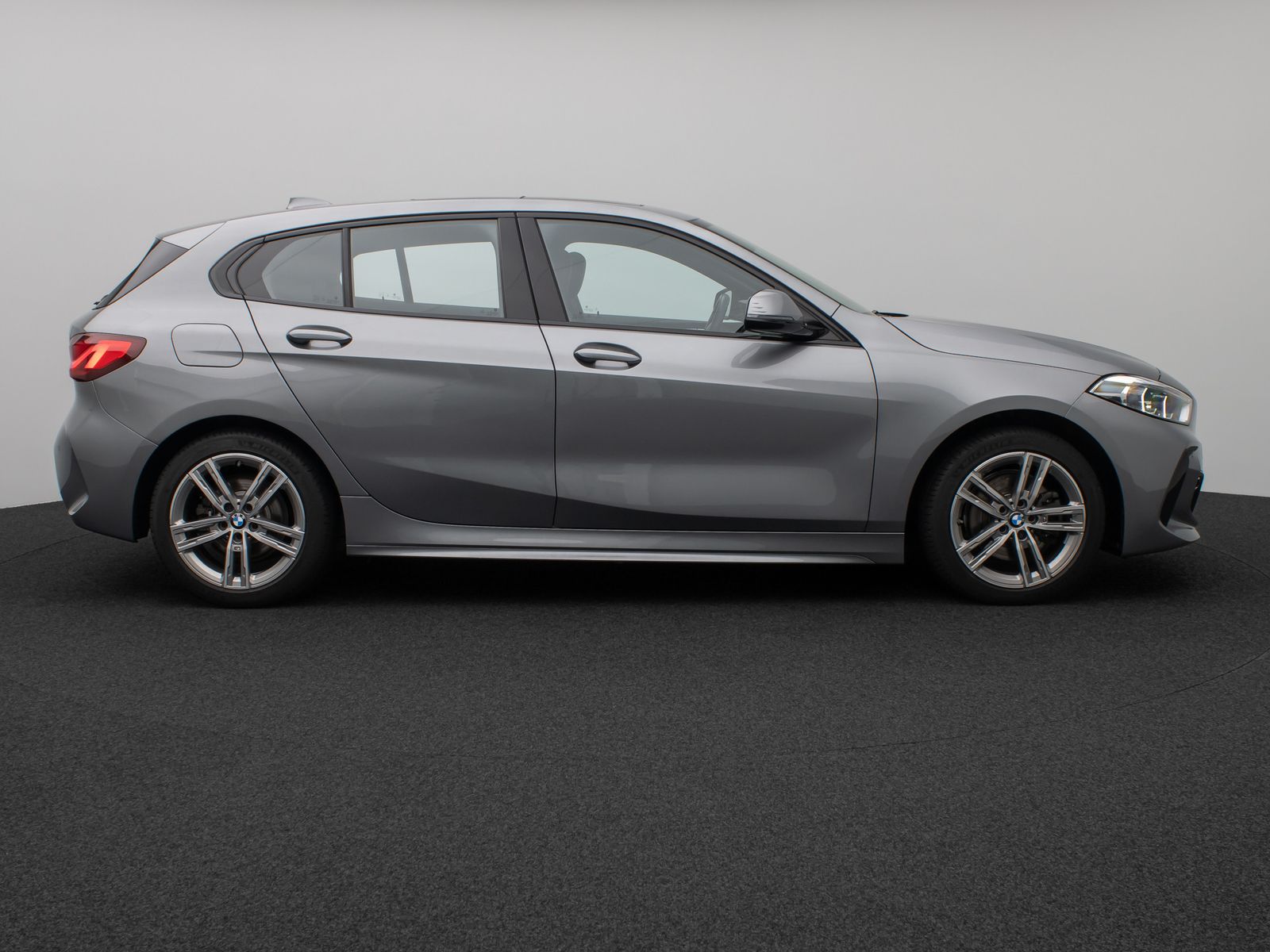 Fahrzeugabbildung BMW 118i M Sport DAB Panorama HiFi Adapt.LED Leder
