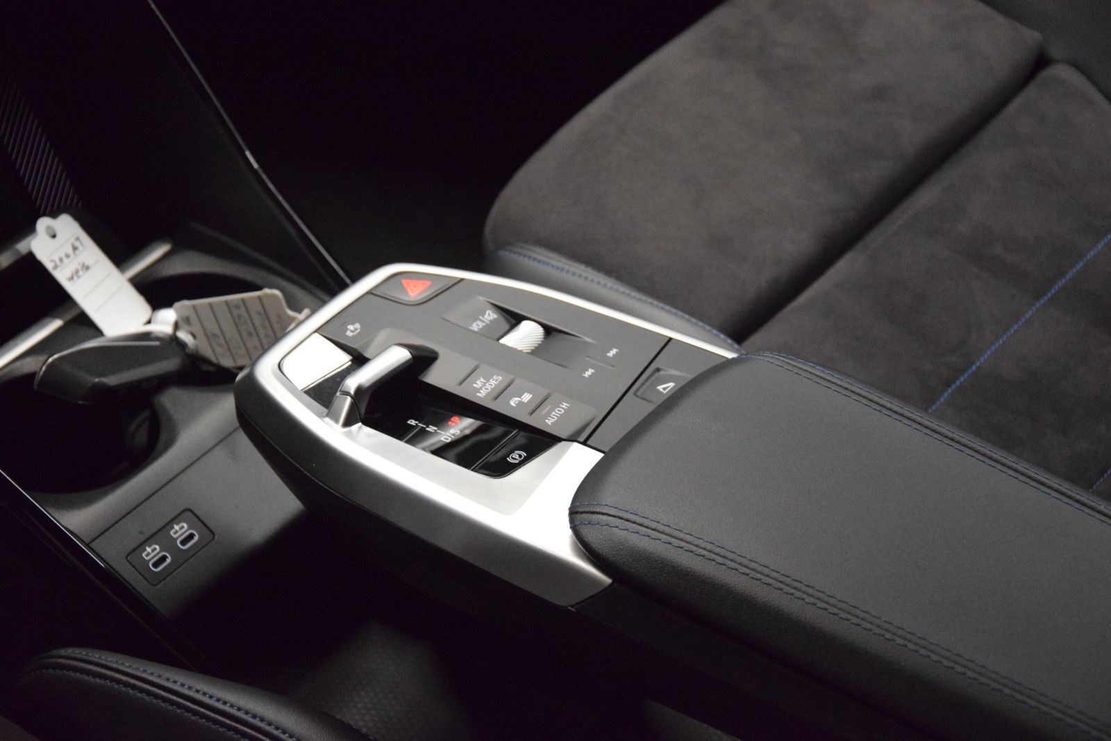 Fahrzeugabbildung BMW 220 i M Sport Active Tourer HuD H&k ACC AHK 360°