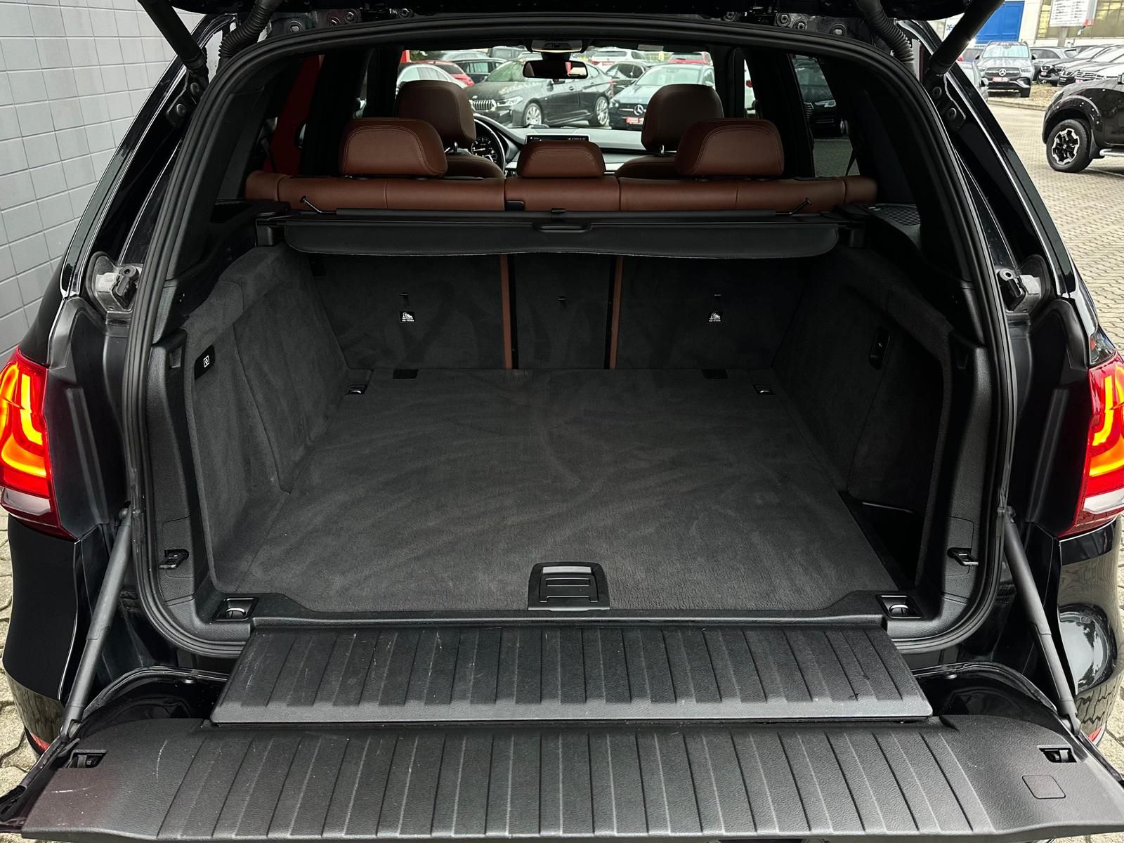 BMW X5 xDrive30d M SPORT PAKET SHADOW *LED#AHK#PANO - Image 7