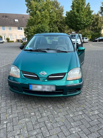 Nissan Almera Tino