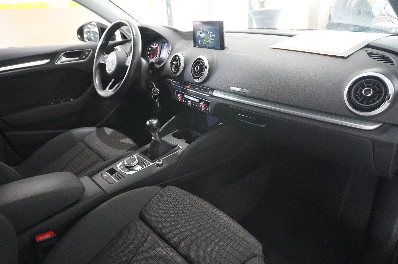 Fahrzeugabbildung Audi A3 Sportback 1.4 TFSI SPORT NAVI/SH/BI-XENON/PDC