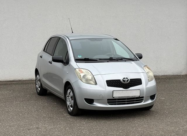 Toyota Yaris Cool 1,3-l-VVT-i