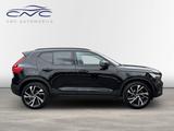 Volvo XC40 R Design 2WD PilotAssist/H&K/ - schwarze Volvo XC40