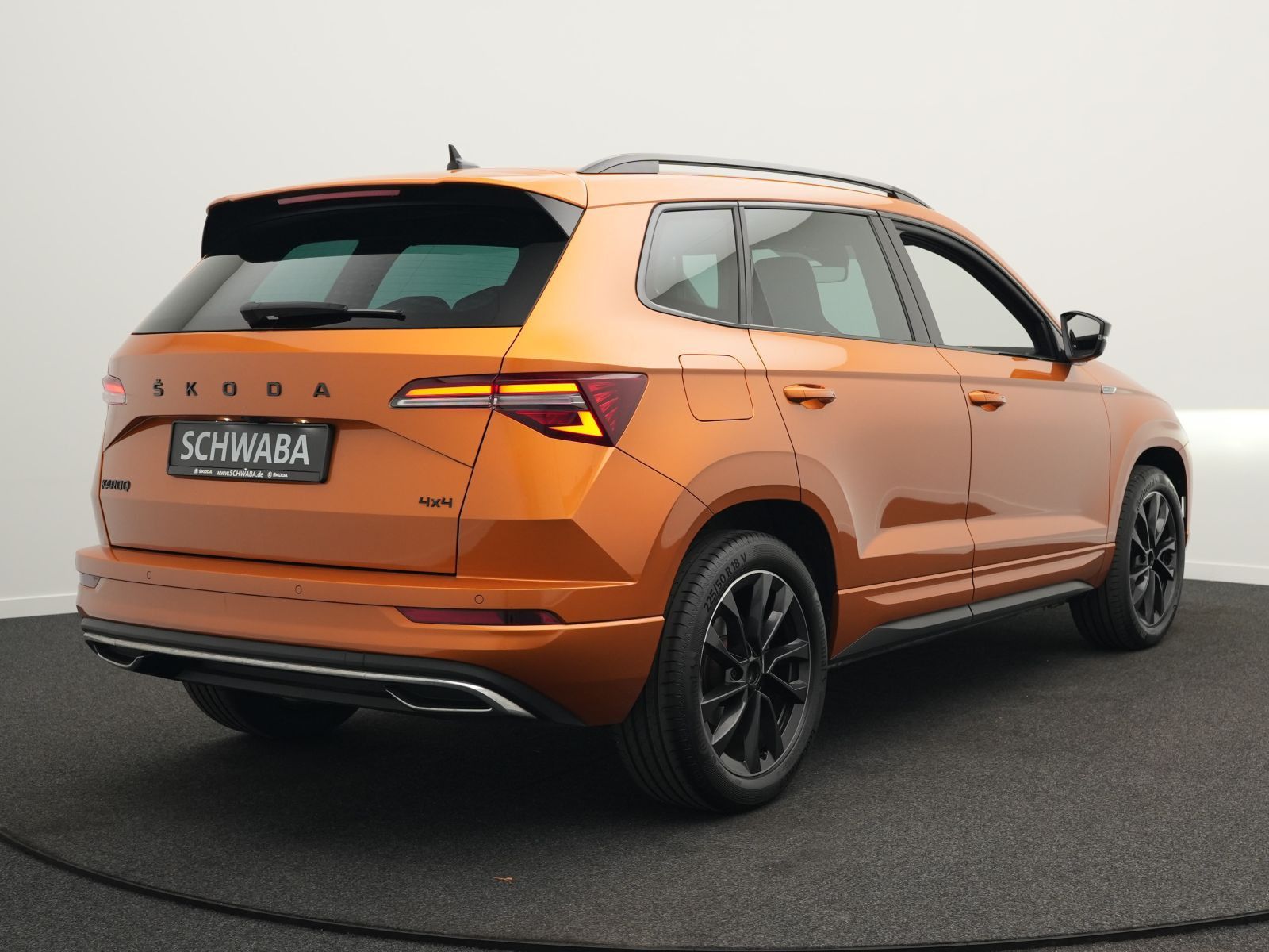 Skoda Karoq Sportline 2.0 TSI 4x4 DSG VIRTUAL*18" imagem 3