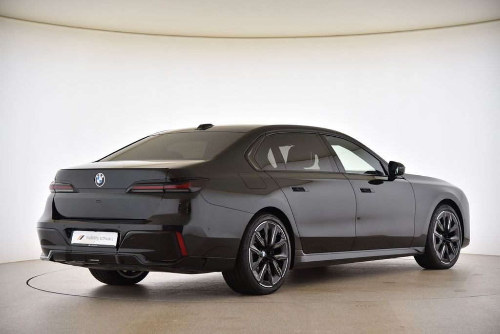 BMW 740