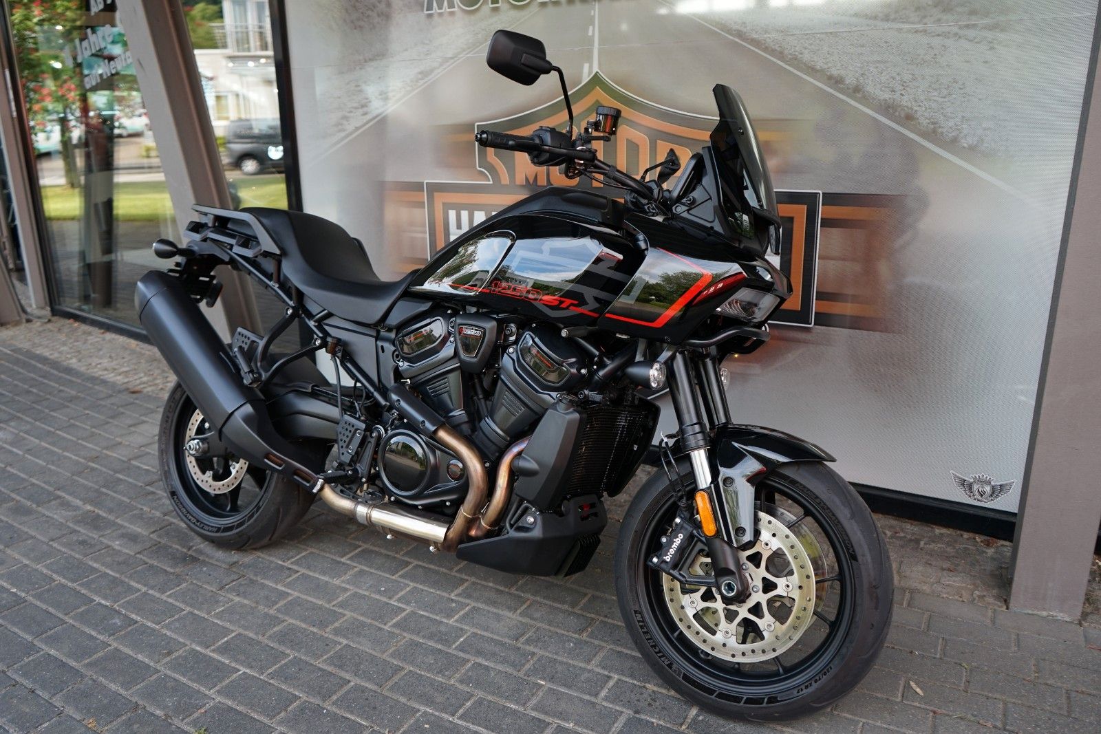 Fahrzeugabbildung Harley-Davidson Pan America 1250 ST-17 Zoll-Supermoto-Neuwertig