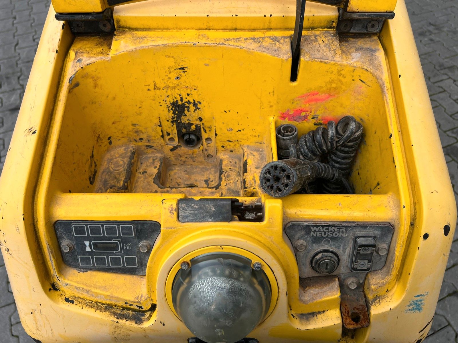 Fahrzeugabbildung Wacker Wacker Neuson RT 56 SC2 Grabenwalze / Funk /552h