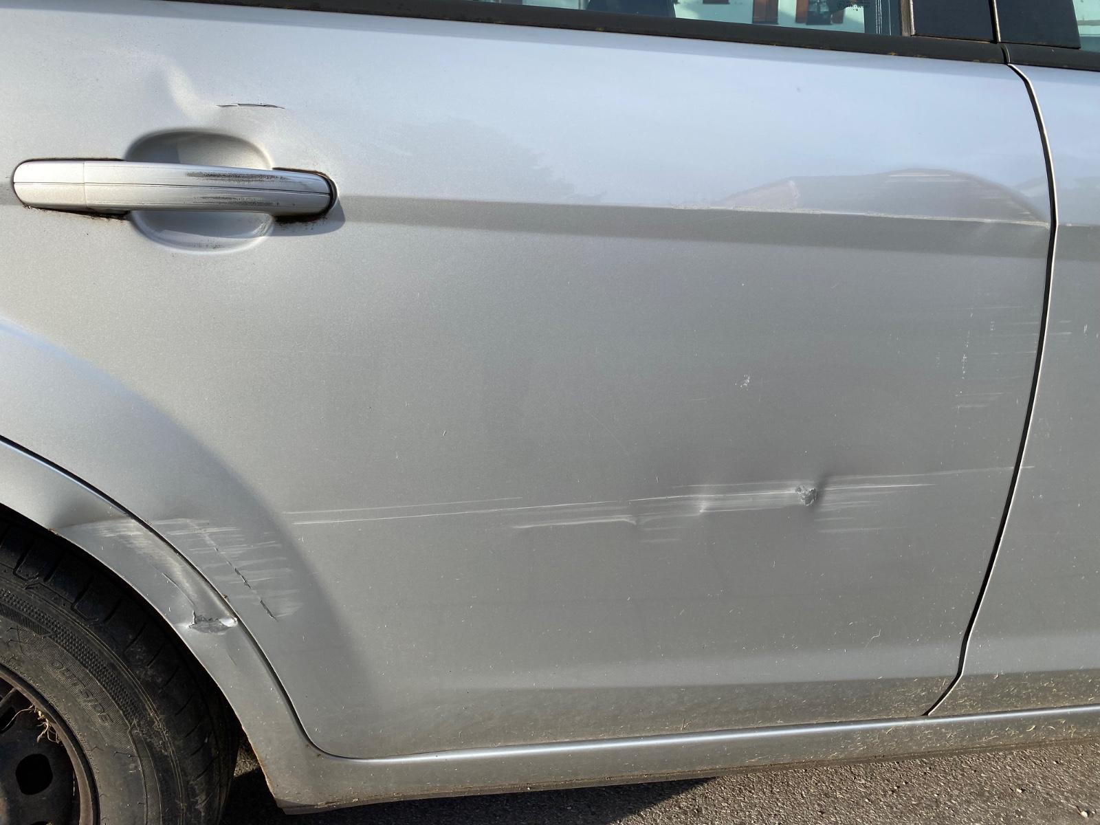 Ford Focus 2010 — photo 7