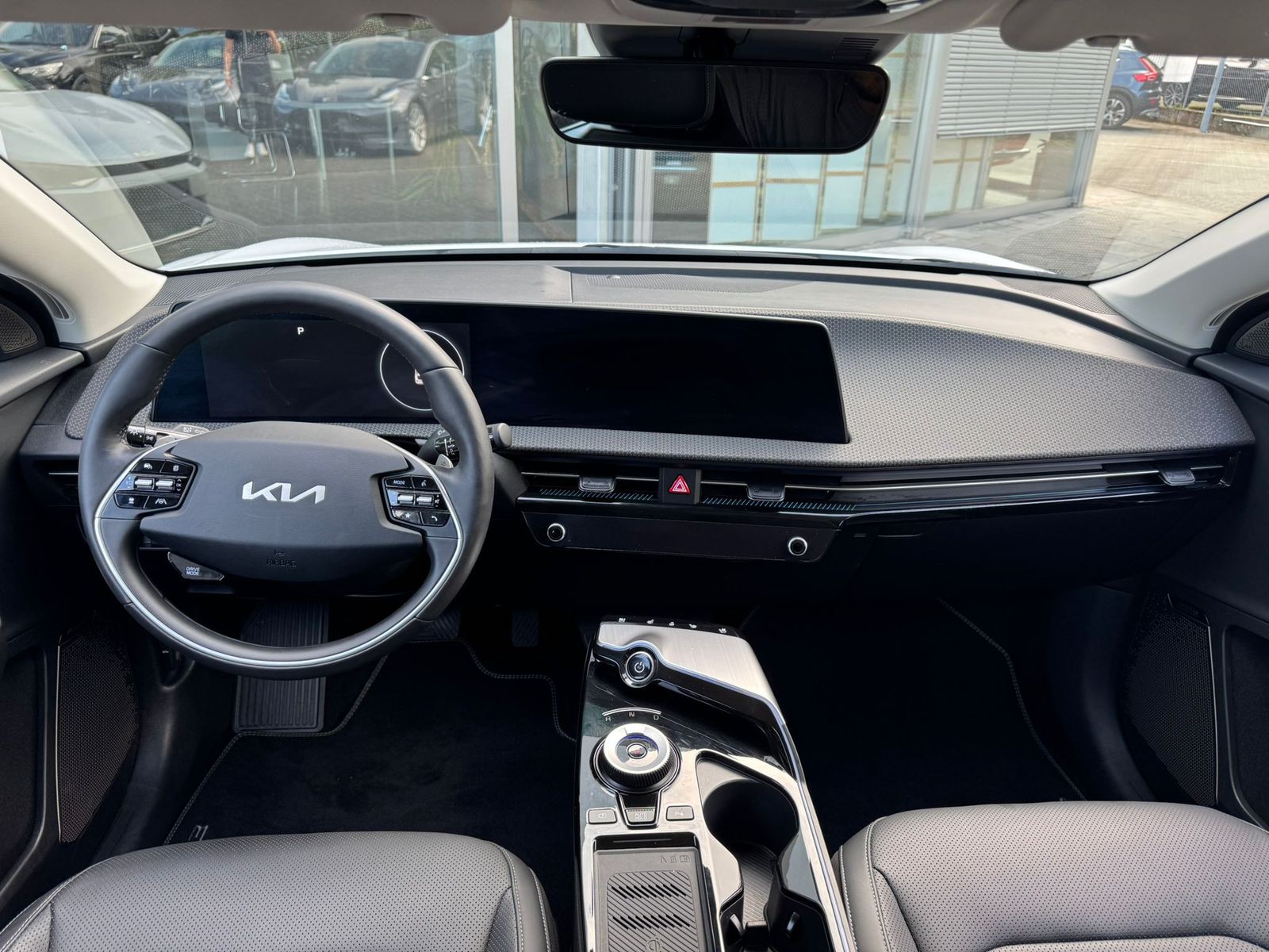 Fahrzeugabbildung Kia EV6 4WD NAVI+LED+SHZ+360°+DAB+ACC+19"+