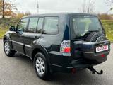 Mitsubishi Pajero 3.2 DI-D Aut.*7-Sitzer *nur 34.000KM *AHK - Mitsubishi Pajero: Allradantrieb