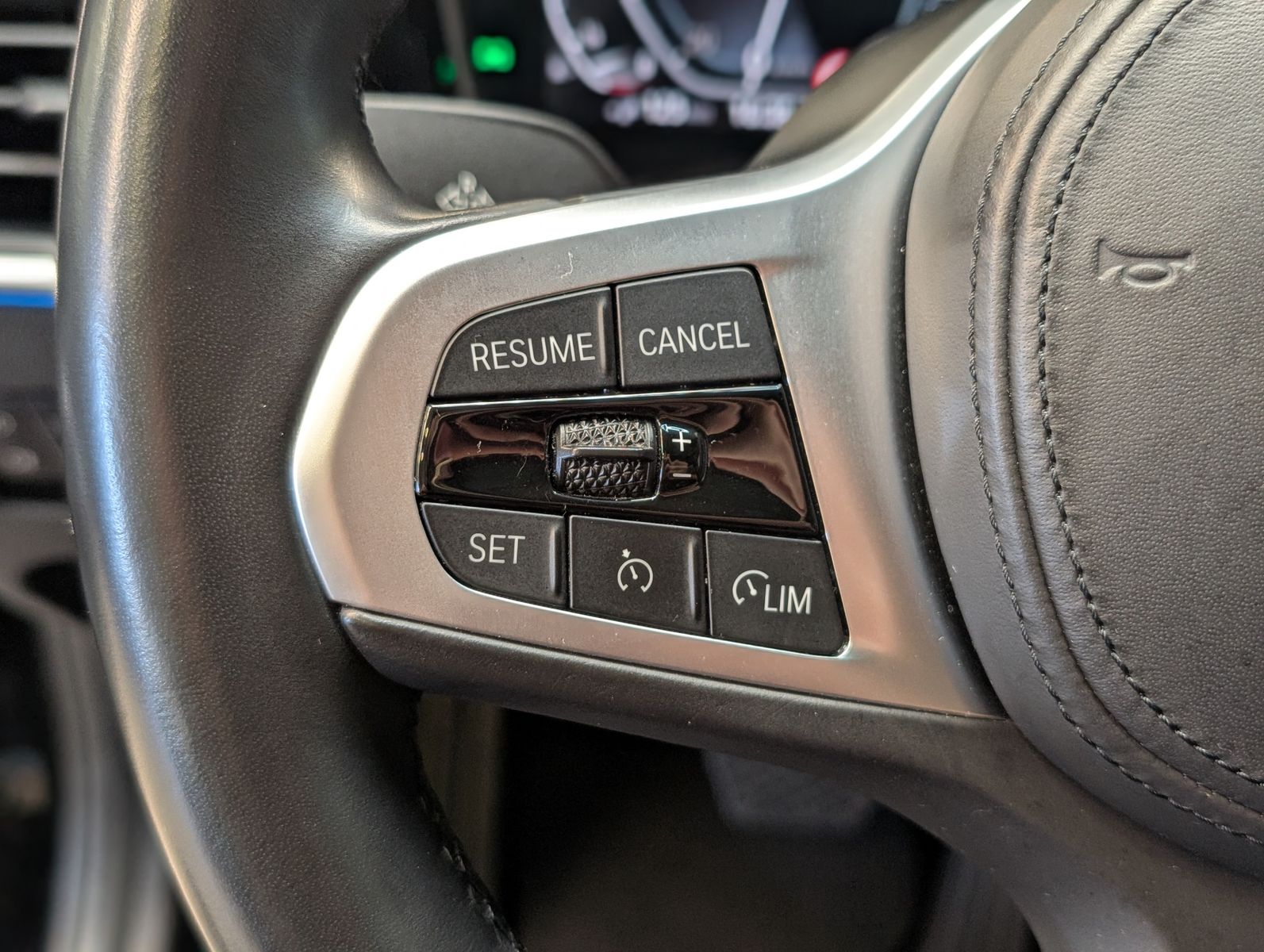 Fahrzeugabbildung BMW 320 e xDrive Sport Line Schadow Pano Laser Navi