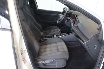 Volkswagen Golf VIII GTI 2.0 TSI AID+LED+CARPLAY+AMBIENT