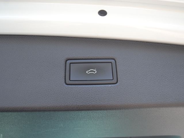 Tiguan 2.0 TDI DSG Elegance AHK/MATRIX/19-ZOLL/N