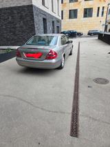 Mercedes-Benz E 220 CDI ELEGANCE - Mercedes-Benz E 220 aus 2004: Cdi