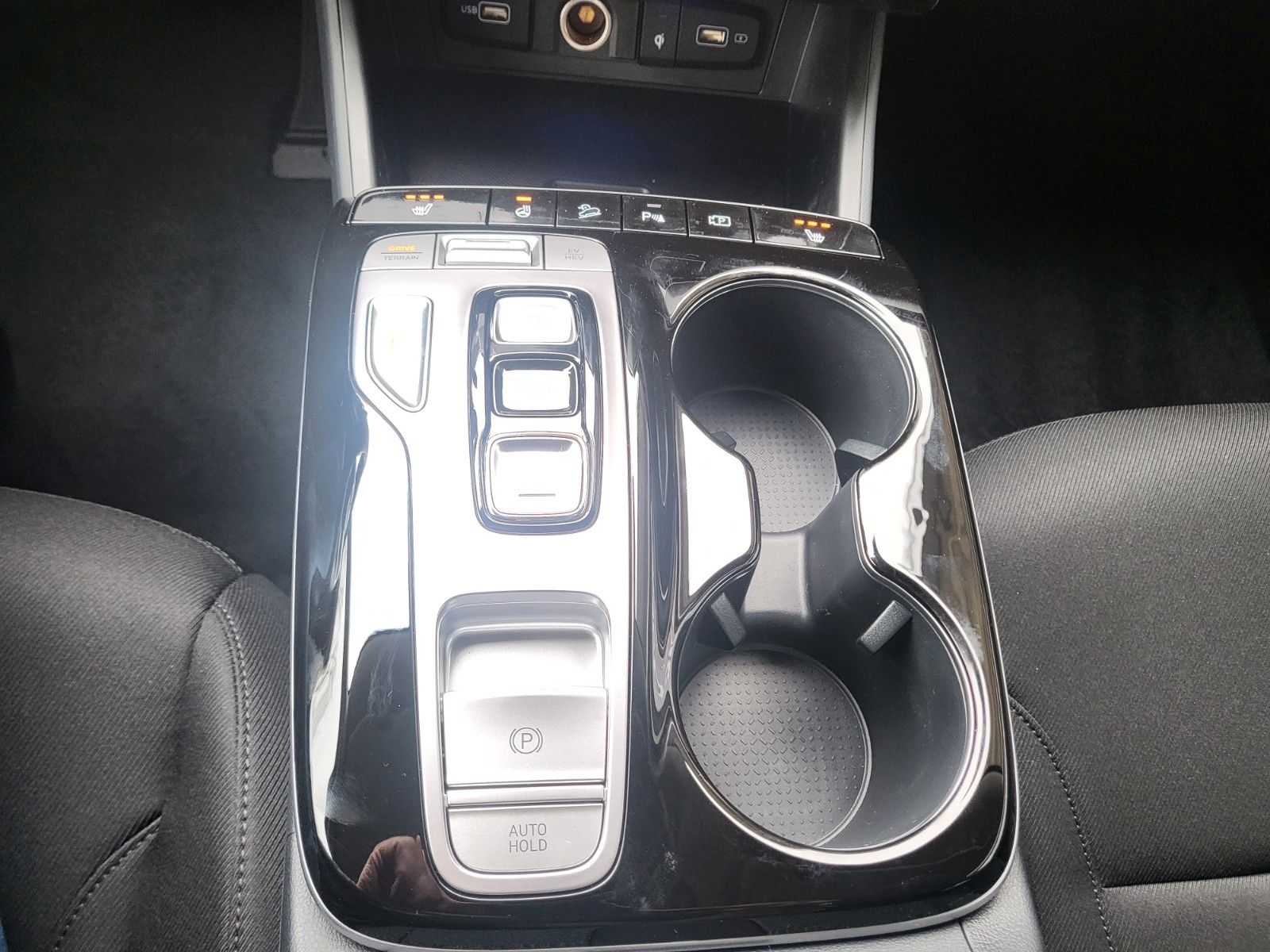 Fahrzeugabbildung Hyundai Tucson TREND Plug-In Hybrid 4WD LED ASSI SOFORT