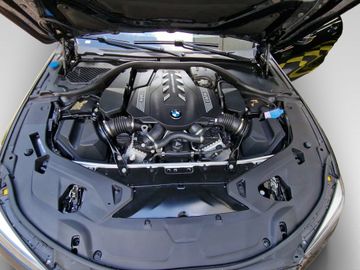 BMW M850 - 12