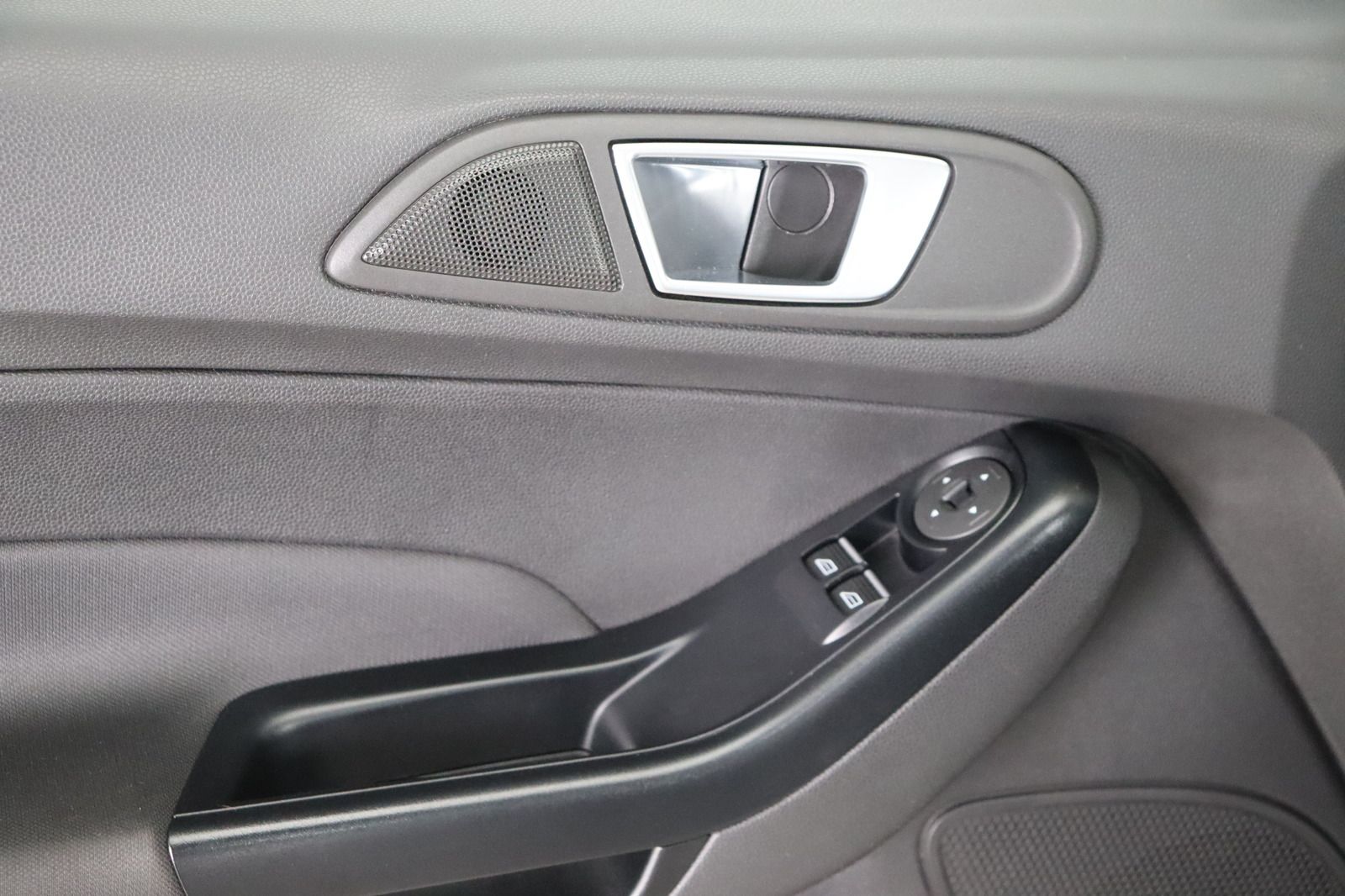 Fahrzeugabbildung Ford Fiesta 1.25l Duratec DOHC EFI * beh.FS * SHZ * T
