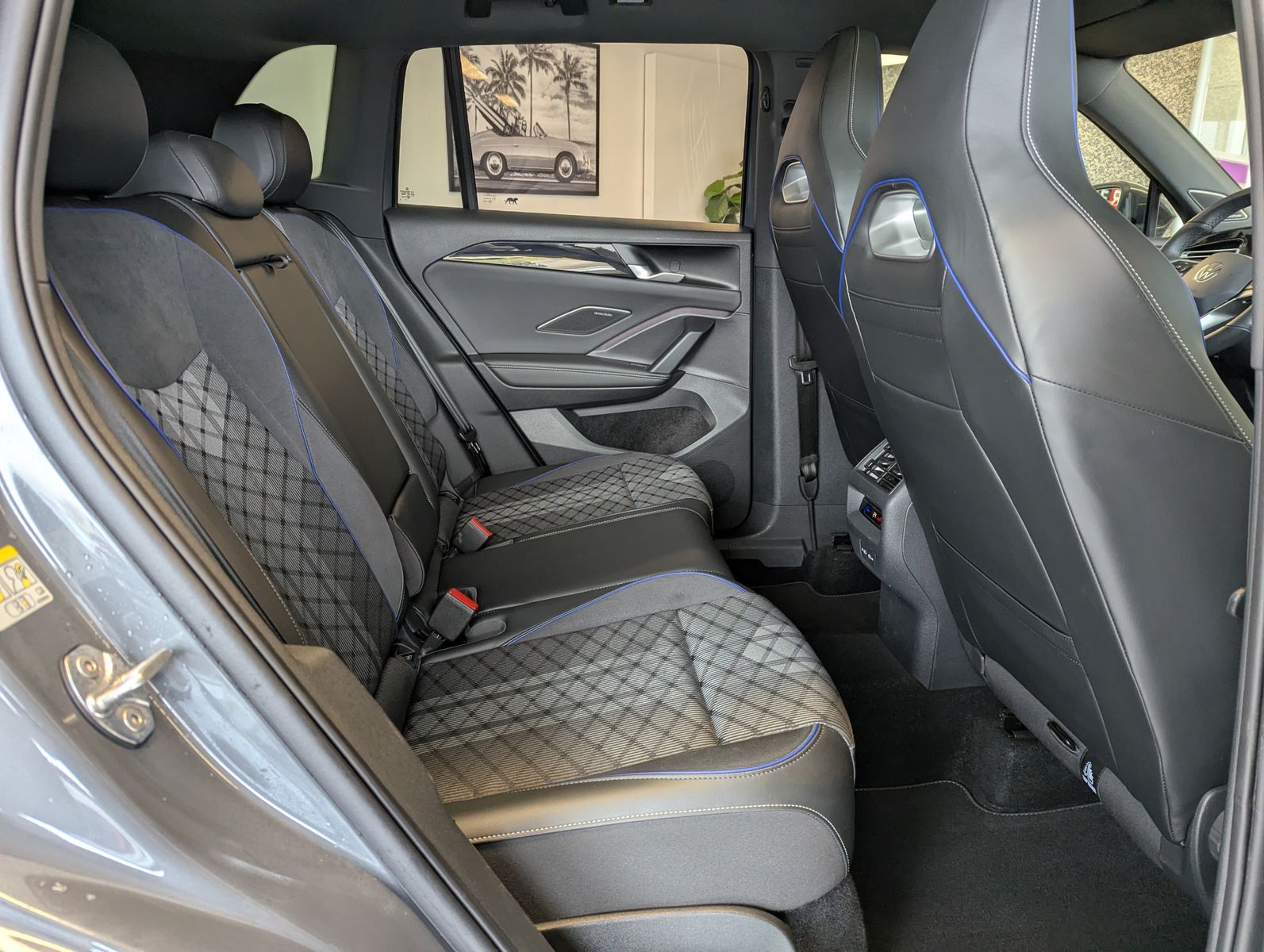 Image du véhicule Volkswagen Tiguan 2.0TDI R-Line 4M Pano H/K AHK Matrix 20