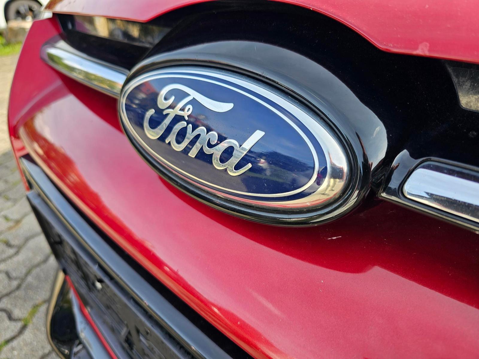 Ford Focus 2013 — photo 10
