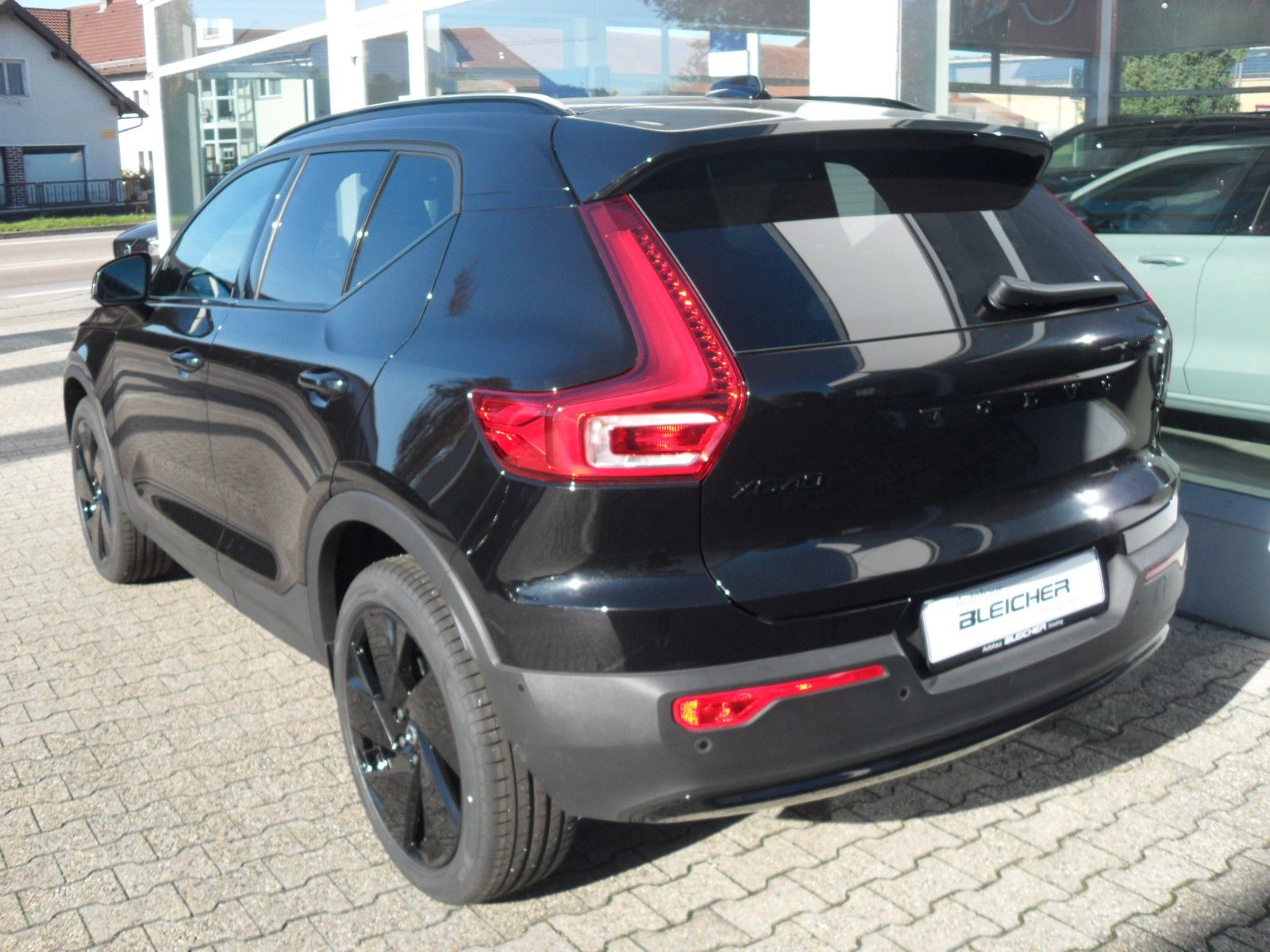 Fahrzeugabbildung Volvo XC 40 B3 Plus Black Edition | 360° | Panor.