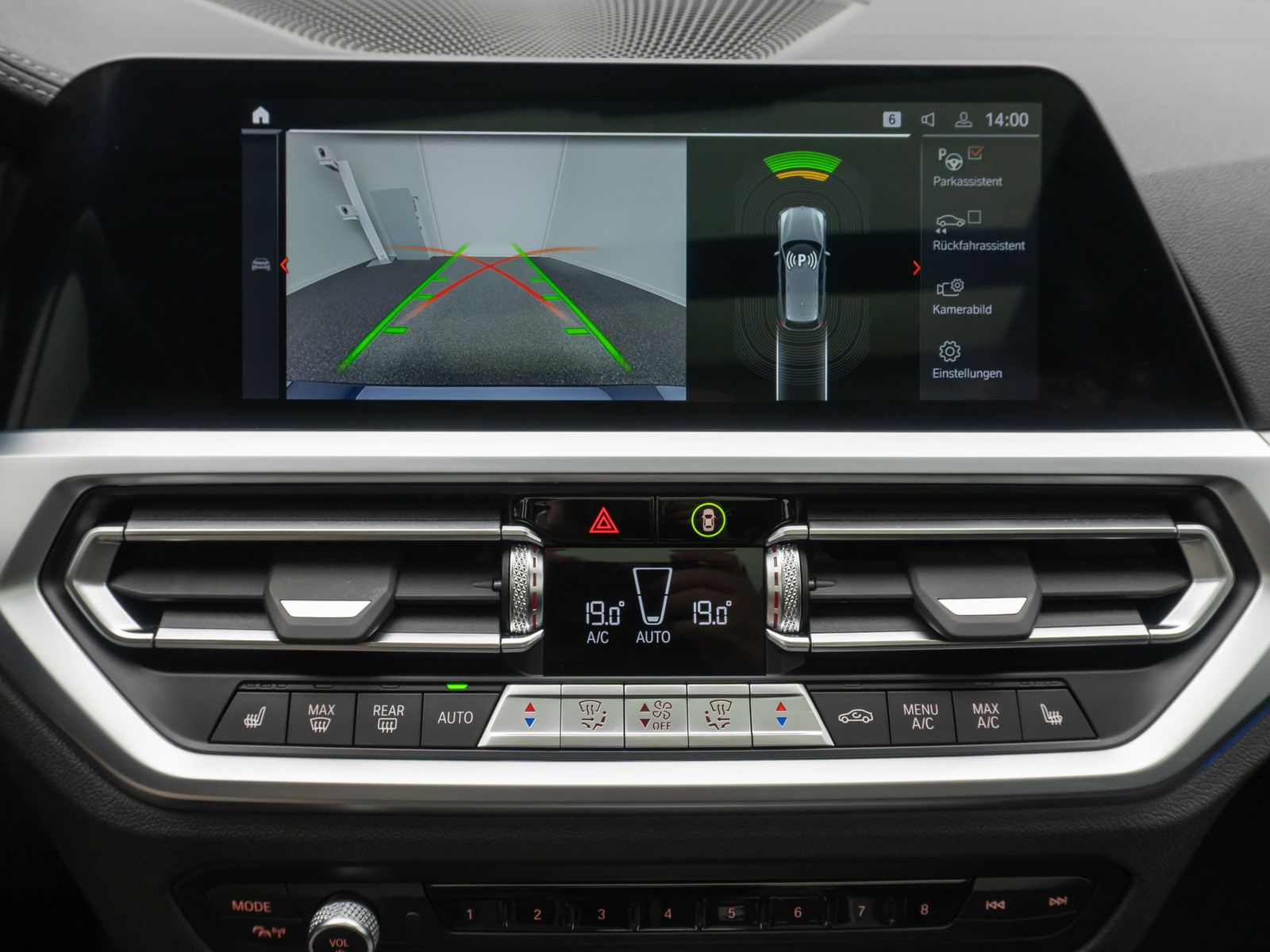 Fahrzeugabbildung BMW 330d xD SportLine DAB Laser DisKey HiFi Panorama
