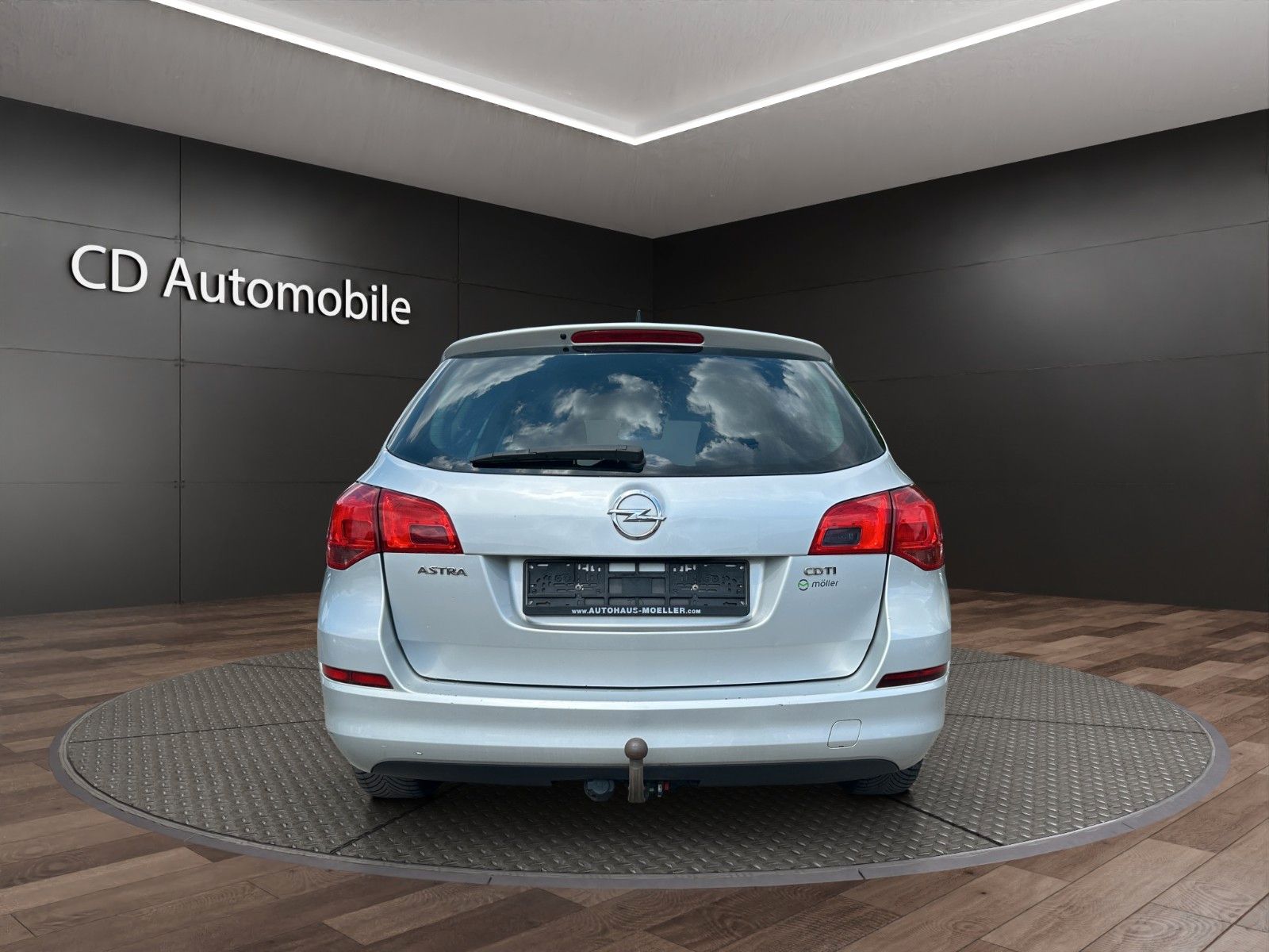 Fahrzeugabbildung Opel Astra J Sports Tourer 150 Jahre Klima/TÜV NEU