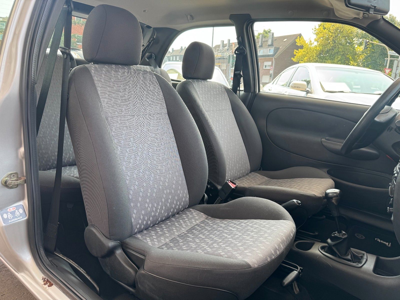 Fahrzeugabbildung Ford Fiesta 1.3 Klima/TÜV 8-27/Fast 1.Hd/40 Tkm