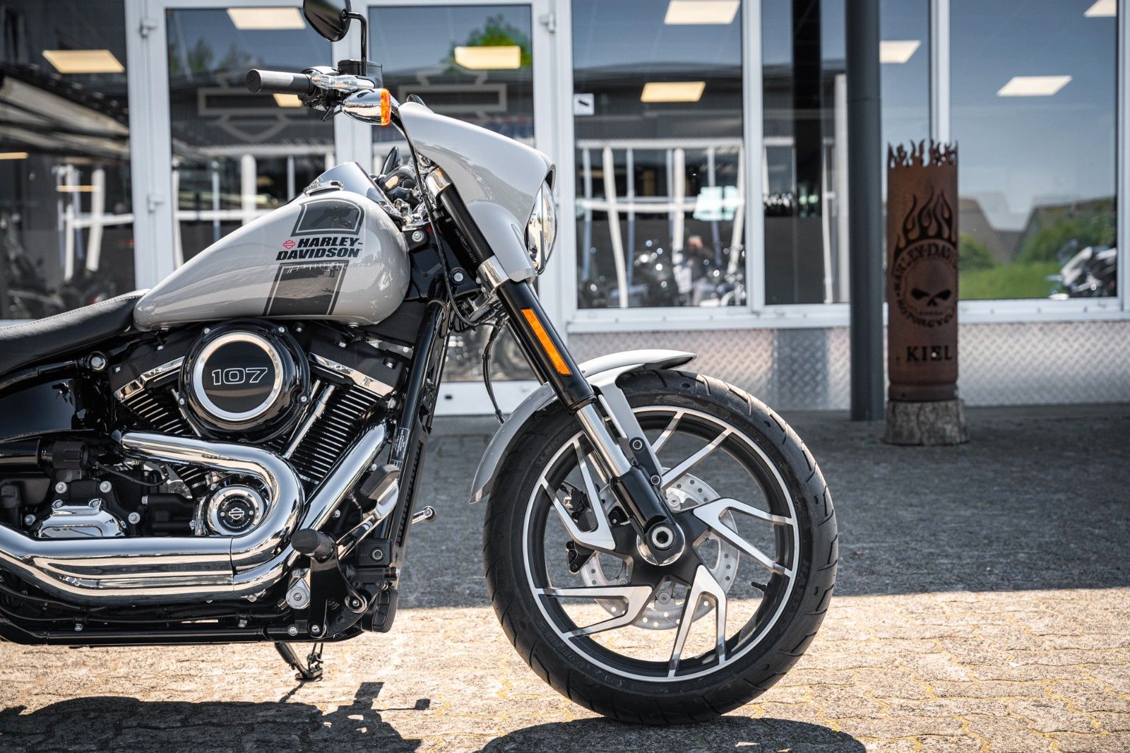 Fahrzeugabbildung Harley-Davidson FLSB SPORT GLIDE 107  - MY24- Sofort Verfügbar!