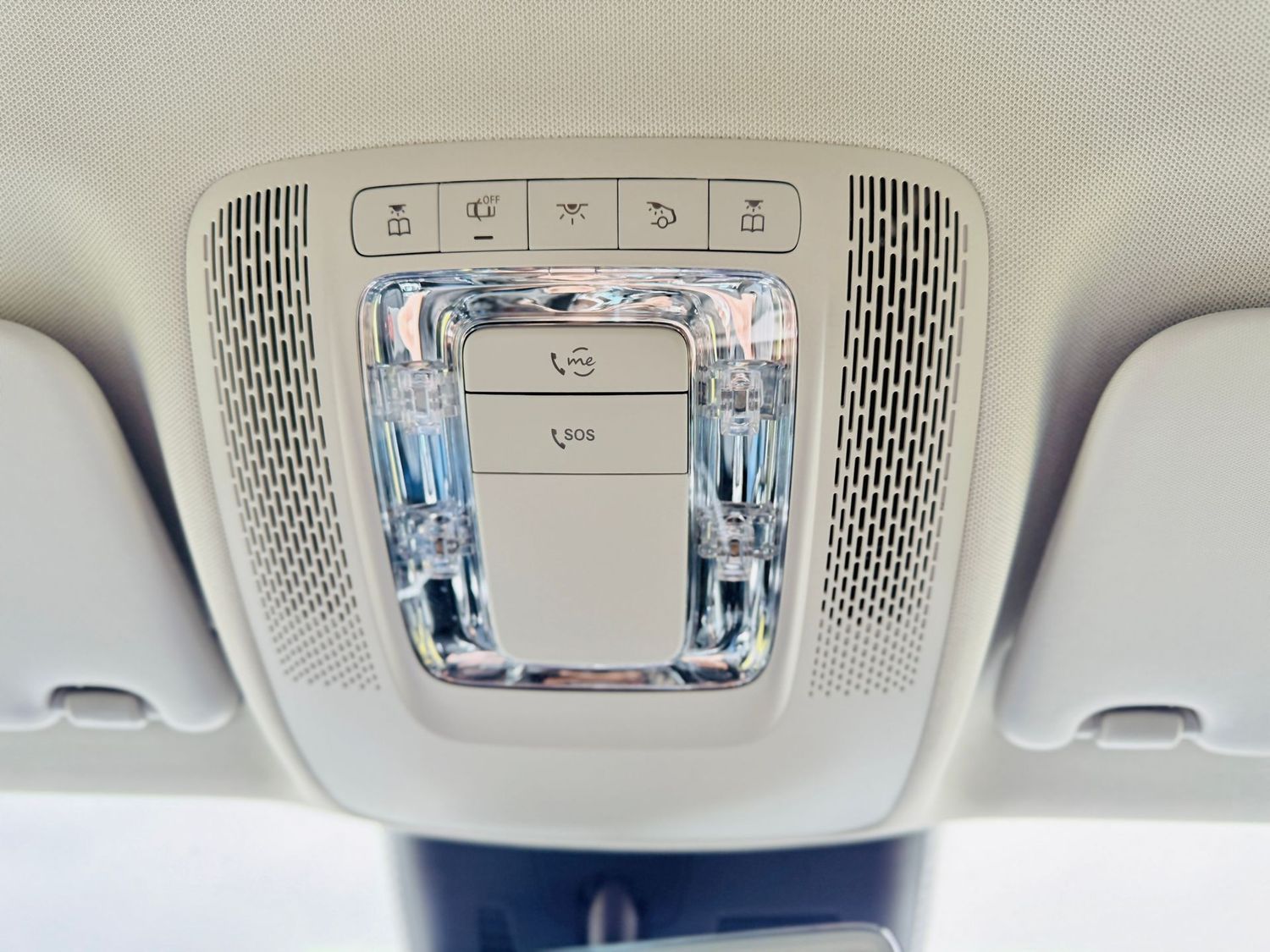 Fahrzeugabbildung Mercedes-Benz GLA 200 NIGHT & PROGRESSIVE, Winter, AHK, RFK, L