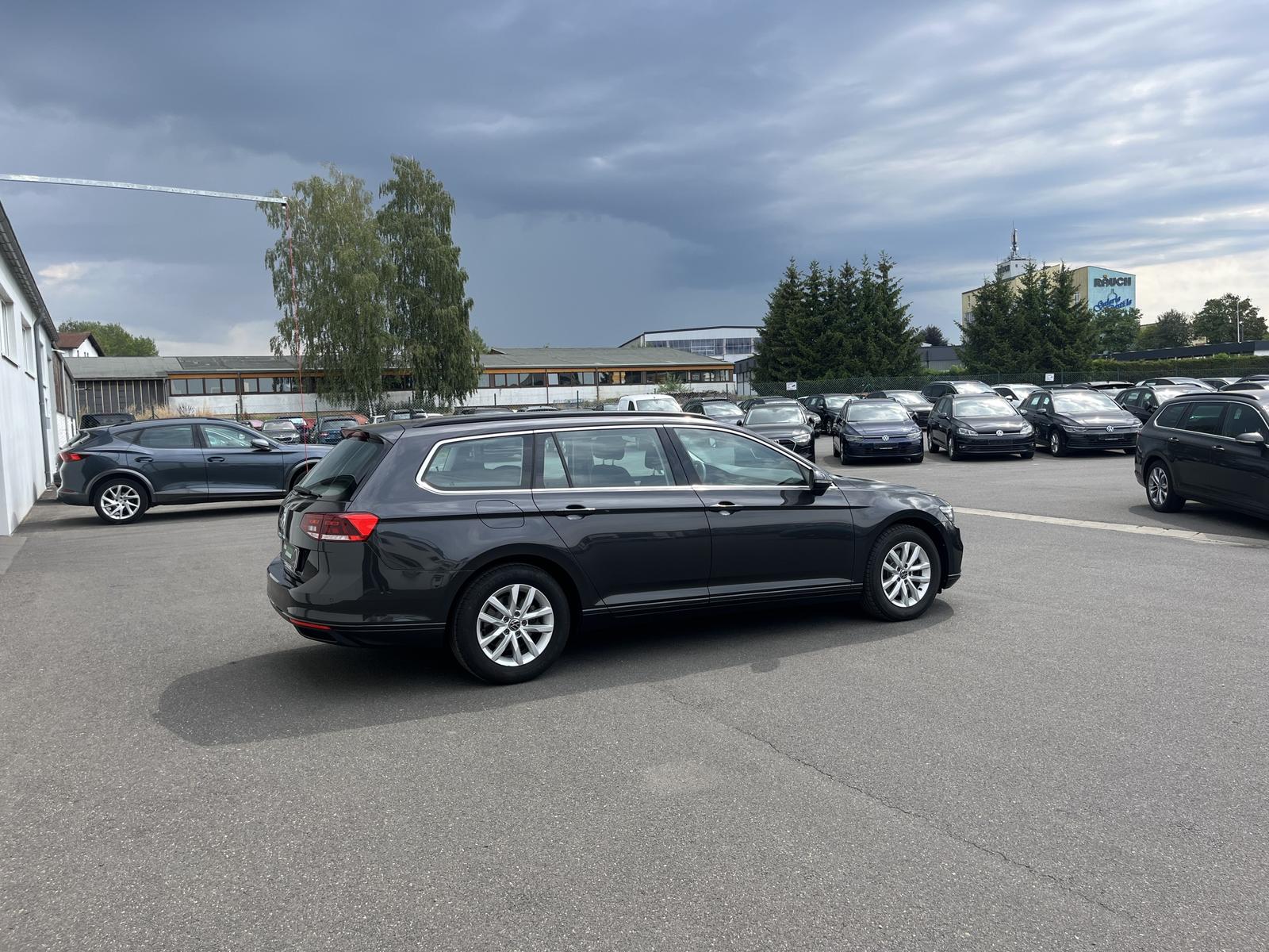 Volkswagen Passat 2.0 TDI Business 132€ m.20% Anz., миниатюра 8