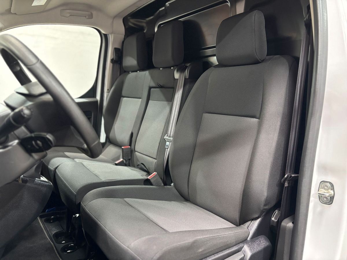 Fahrzeugabbildung Peugeot Expert 2.0 D KASTEN #Klima#PDC#Kamera#Tempomat