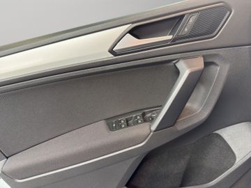 Volkswagen Tiguan - 12