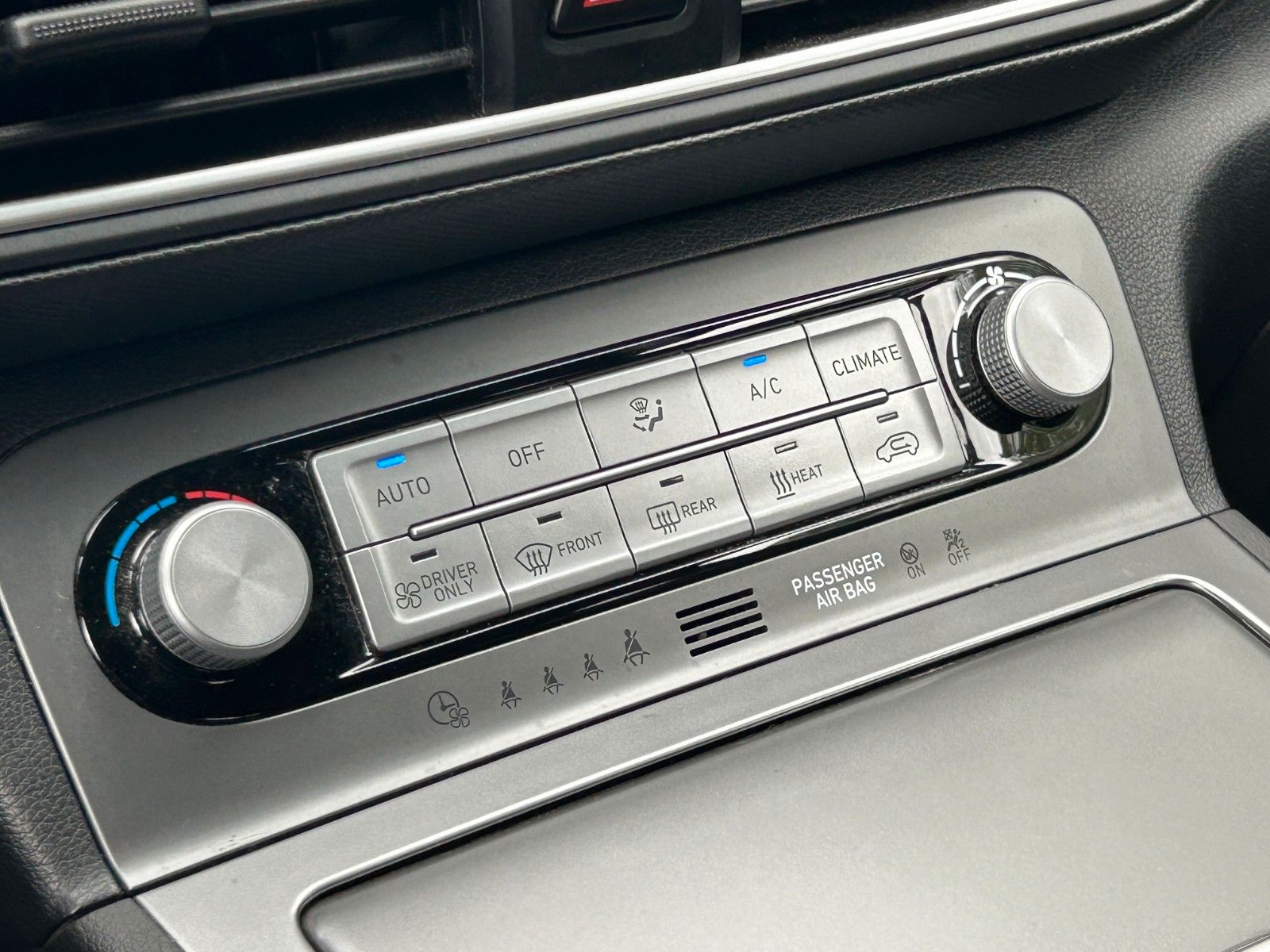 Fahrzeugabbildung Hyundai KONA EV Style 150 kW *RW449KM*SHZ*LED*RFKamera*