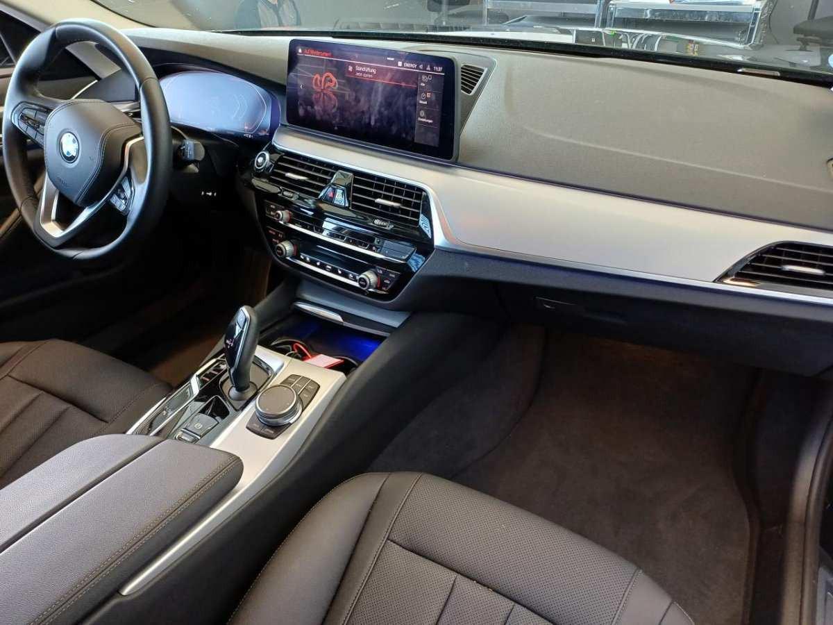 BMW 520 AHK, top Ausstattung, LED