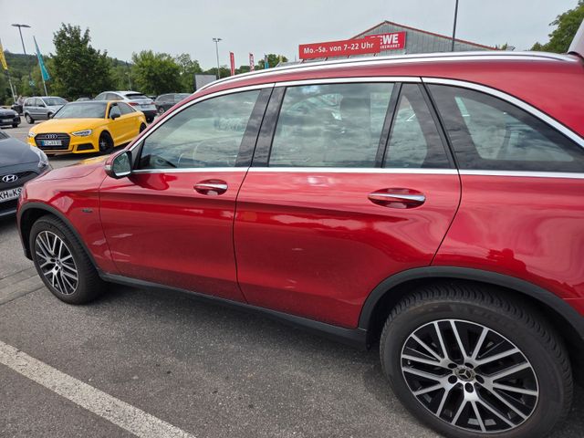 MERCEDES-BENZ GLC 300 de 4MATIC Autom. -