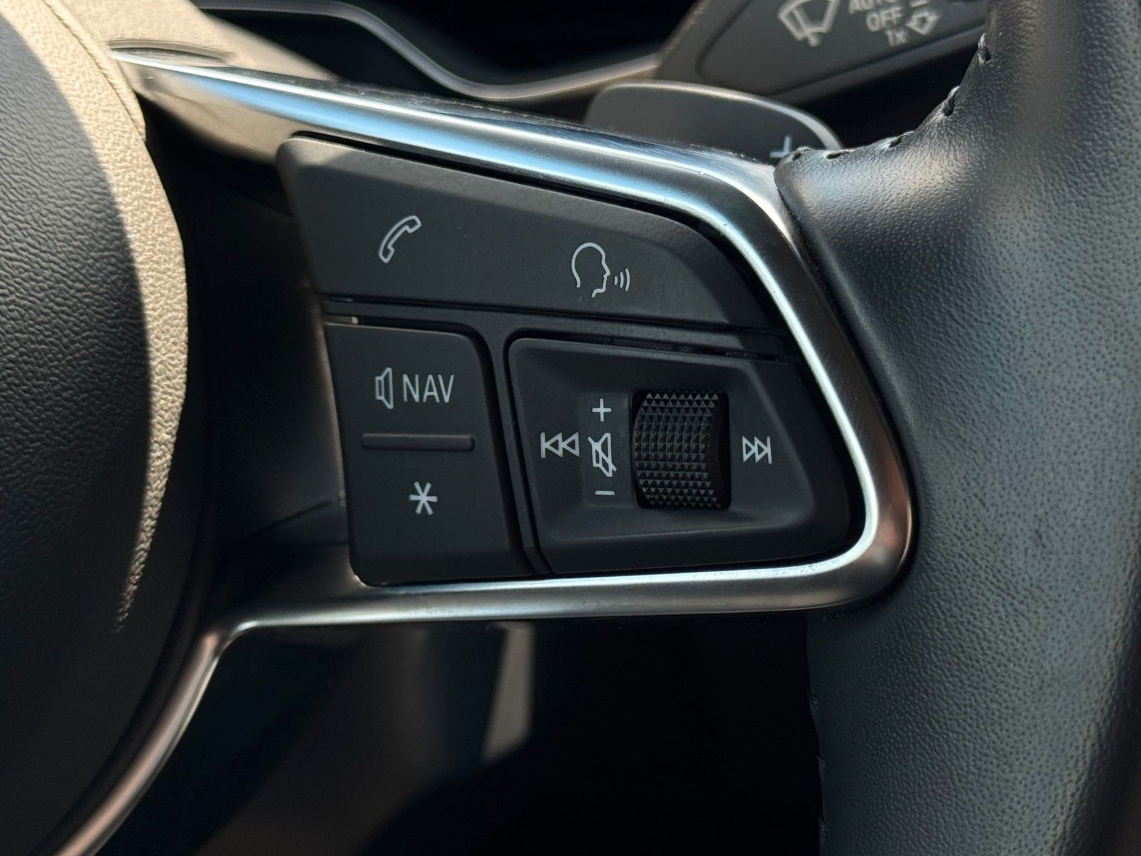 Fahrzeugabbildung Audi TT Roadster 2.0 TFSI DSG S-Line Alcantara B&O