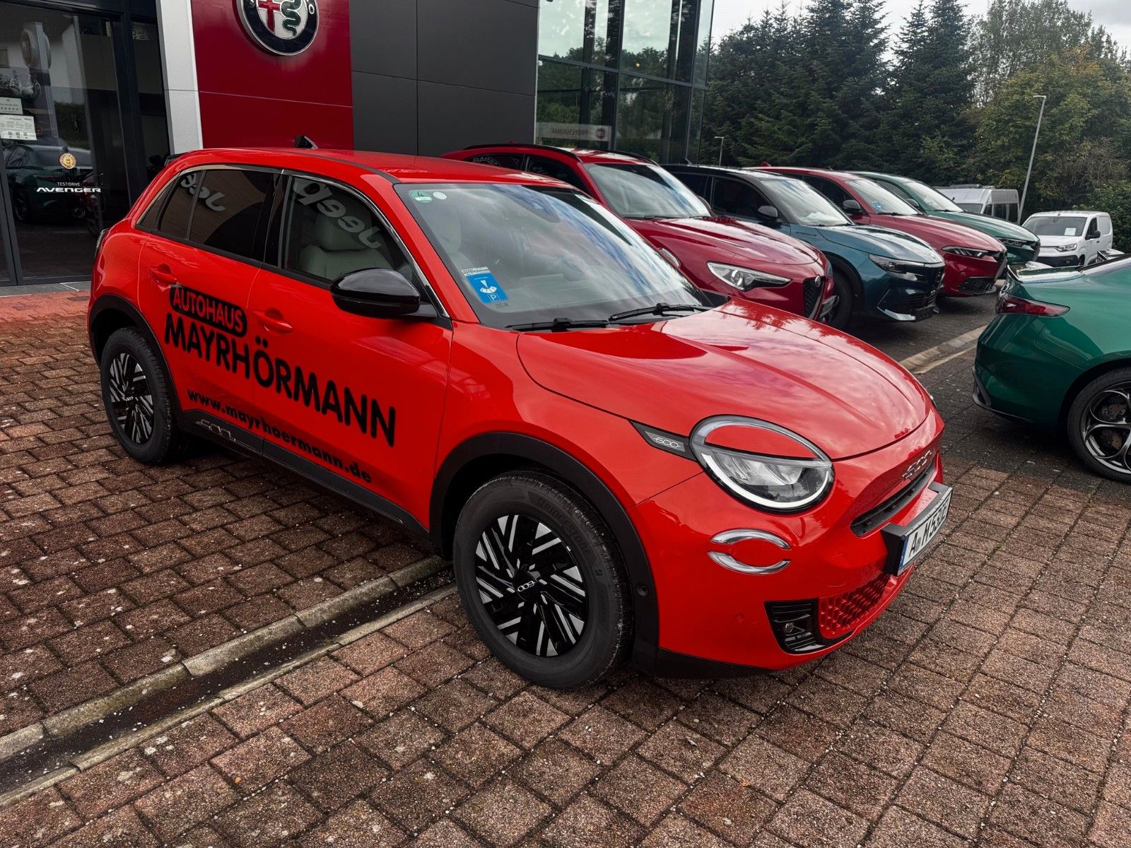 Fahrzeugabbildung Fiat 600E La Prima / Navi / Kamera / Sitzheizung