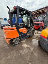Doosan D 30G Triplex-Mast mit einer Hubhöhe von 4,7m