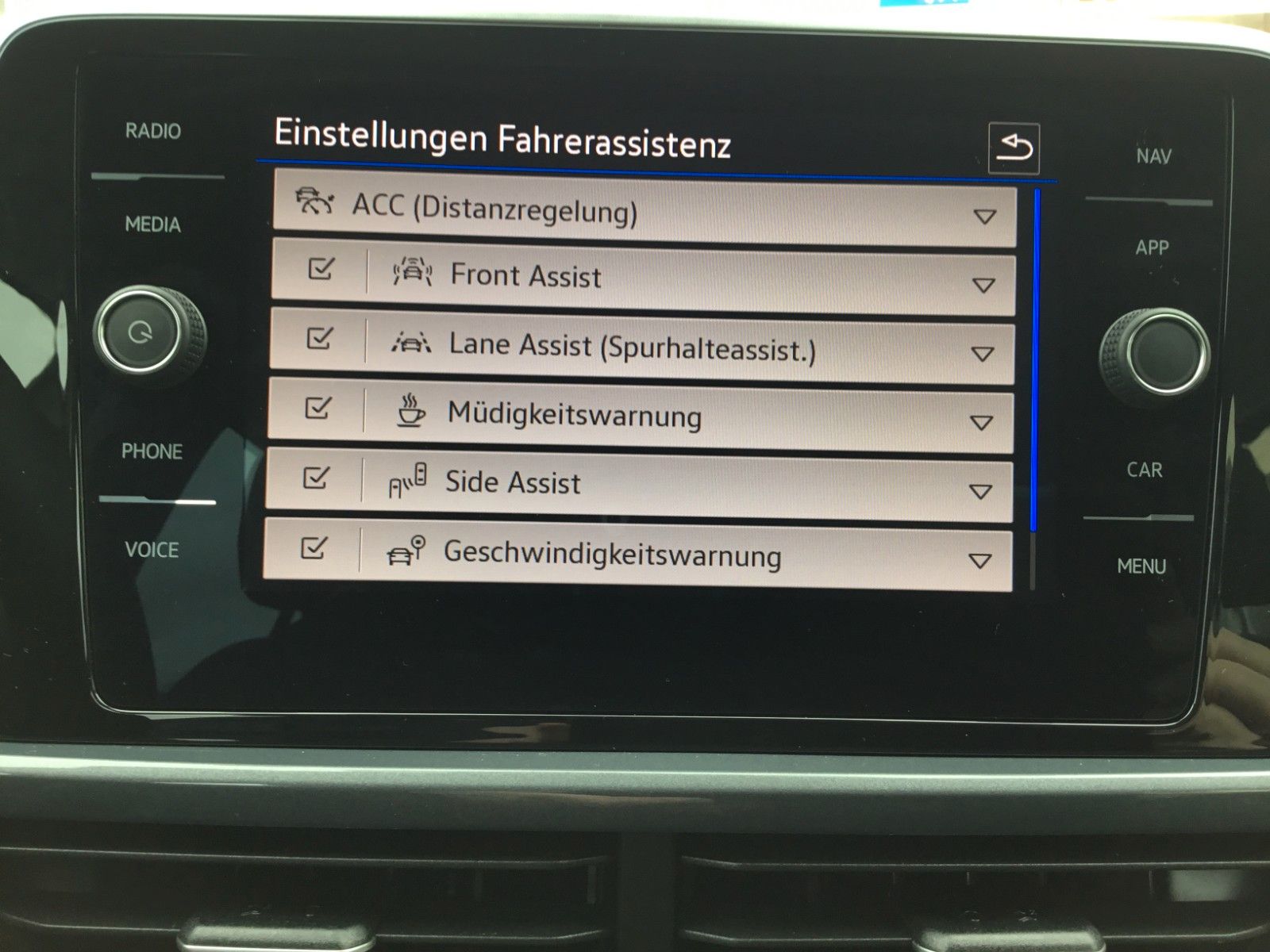 Fahrzeugabbildung Volkswagen T-Roc 2.0 TDI DSG Style+LED+AHK+ACC+Kamera